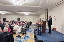 El embajador de Vietnam en Estados Unidos, Nguyen Quoc Dung, habla en el Club Internacional Annapolis. (Foto: VNA)