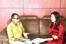 La embajadora de Vietnam en Sri Lanka, Trinh Thi Tam, con el ministro de Buddha Sasana y Asuntos Religiosos y Culturales de Sri Lanka, Hiniduma Sunil Senevi. (Foto: Embajada de Vietnam en Sri Lanka)
