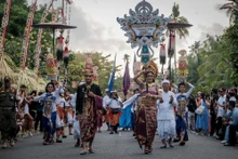 Festival callejero en el marco del Foro Mundial del Agua en Bali, Indonesia. (Foto: AFP/VNA)