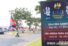 Numerosas personas acudieron en masa esta tarde al Estadio Nacional Morodok Techo en Phnom Penh, Camboya, para asistir a la apertura de los 32º Juegos del Sudeste Asiático (SEA Games 32). 