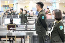 El Aeropuerto Internacional de Noi Bai aumenta la seguridad durante la temporada alta del Tet. (Foto: hanoimoi.vn)
