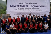 En el acto de inicio de construccón de refugio comunitario en la aldea de Choi, de la comuna de Dinh Phung, distrito de Bao Lac, en la norteña provincia de Cao Bang.