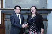 El presidente Luong Cuong visita la sede y se reúne con la titular del Partido Socialista de Chile, Paulina Vodanovic. (Foto: VNA)