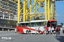 Casi dos mil vacacionistas extranjeros arribaron al puerto de Tien Sa, en la ciudad costera vietnamita de Da Nang. (Foto: VNA)