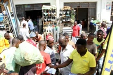 La billetera electrónica Lumitel de Viettel, después de dos años de funcionamiento en Burundi, uno de los 10 países más pobres del mundo, es rentable. (Foto: VNA)