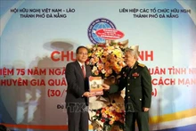 Ceremonia en Da Nang por el 75 aniversario del Día tradicional de los combatientes voluntarios y expertos de Vietnam en Laos. (Foto: VNA)