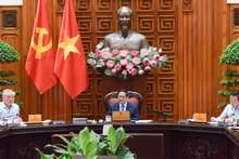 [Foto] Premier vietnamita preside reunión sobre preparativos de las negociaciones comerciales con Estados Unidos