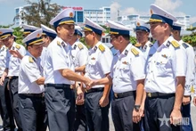 La delegación está encabezada por el coronel Nguyen Dinh Giang, subdirector de la Academia Naval, e incluye oficiales, profesores y cadetes.(Foto: VNA)