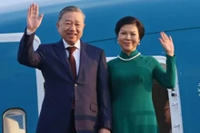 El secretario general del Partido Comunista de Vietnam, To Lam, y su esposa. (Foto: VNA)