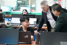 Los directivos de la MSU sostuvieron un intercambio con estudiantes de la especialidad de Tecnología de la Información de la Universidad de Dong A de Da Nang.