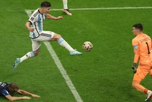 Julián Álvarez anota el segundo gol de Argentina ante Croacia. (Fotografía: AFP)