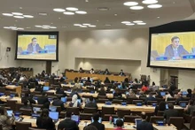 El embajador Dang Hoang Giang, representante permanente de Vietnam ante la ONU, habla en el evento. (Fotografía: VNA)