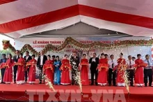 En la inauguración de la fábrica Spectre. (Fotografía: VNA)