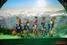 Programa artístico en el evento. 