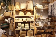 Productos artesanales vietnamitas en una tienda belga. (Fuente:VNA)