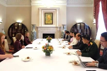 En la reunión. (Fotografía: baoquocte.vn) 