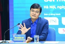 Bui Quang Huy, primer secretario del Comité Central de la Unión de Jóvenes Comunistas Ho Chi Minh, habla en la rueda de prensa. (Fotografía: VNA)