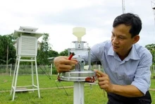 Realizan mantenimiento a los equipos de pronóstico meteorológico. (Foto: VNA)