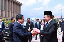 [Foto] Efectúan en Malasia ceremonia oficial de bienvenida al primer ministro de Vietnam