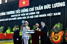 El presidente Luong Cuong pronuncia la Oración fúnebre. (Foto: VNA)