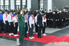 La delegación del Comité Central de la Unión de Jóvenes Comunistas Ho Chi Minh.