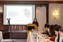 Ngo Phuong Lan, presidenta de la Asociación de Desarrollo Cinematográfico de Vietnam, interviene en el evento. (Foto: VNA)