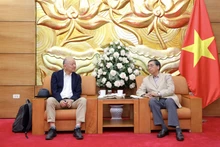 Nguyen Phu Binh, vicepresidente de la Asociación de Amistad Vietnam-Japón y Kamata Atsunori, vicepresidente de JVPF, en el evento. (Foto: thoidai.com.vn)