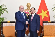 El ministro de Relaciones Exteriores de Vietnam, Bui Thanh Son, y viceministro de Relaciones Exteriores de Georgia, Alexander Khvtisiashvili (Fotografía: Ministerio de Relaciones Exteriores de Vietnam)