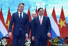 [Foto] Rúbrica de documentos de cooperación Vietnam-Luxemburgo