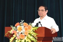 El primer ministro de Vietnam, Pham Minh Chinh, interviene en la cita (Fotografía: Nhan Dan)