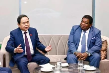 El presidente de la Asamblea Nacional, Tran Thanh Man (izquierda), y el secretario general de la UIP, Martin Chungong, en su reunión en Tashkent el 6 de abril. (Foto: VNA)