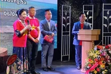 La presidenta del Club Truong Sa, Bui Thu Minh, habla en el evento. (Foto: VNA)