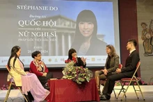 La diputada gala de origen vietnamita del mandato 2017-2022, Stéphanie Do, sostiene el encuentro. (Foto: VNA)