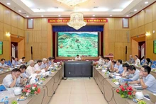 El ministro de Planificación e Inversión, Nguyen Chi Dung, preside la reunión. (Fotografía: MPI)