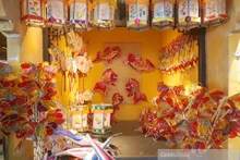 Niños fabrican juguetes del Festival del Medio Otoño en Ciudadela Imperial de Thang Long