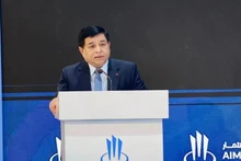 El viceprimer ministro de Vietnam Nguyen Chi Dung pronuncia un discurso en la XIV Reunión Anual de Inversiones (AIM Congress) 2025. (Foto: baochinhphu.vn)