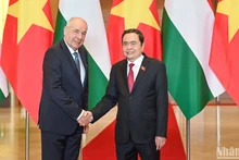 [Foto] Titular de Asamblea Nacional de Vietnam se reúne con el presidente húngaro