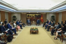 [Foto] Premier vietnamita recibe a delegación bipartidista de la Cámara de Representantes de EE.UU.
