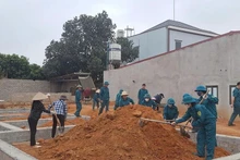 La comuna de Chu Dien (distrito de Luc Nam, provincia de Bac Giang) intensifica sus esfuerzos para eliminar las viviendas temporales y deterioradas para las familias pobres. (Foto: daidoanket.vn)