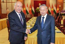 [Foto] Líder partidista de Vietnam recibe al presidente húngaro