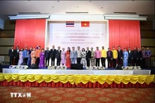Los dirigentes de 20 localidades del noreste de Tailandia asisten a la ceremonia para conmemorar el 79 Día Nacional de Vietnam en la provincia de Khon Kaen. (Foto: VNA)
