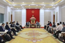 En la reunión (Fotografía: baoquangninh.vn)