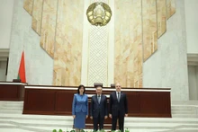 [Foto] Líder partidista vietnamita se reúne con titulares del Parlamento de Bielorrusia