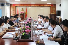 En la sesión de trabajo (Foto: baoquangninh.vn)