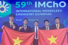 Los cuatro estudiantes vietnamitas consiguen dos oros y dos de plata en la IMChO.