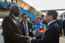 El presidente de la Asamblea Nacional del Poder Popular de Cuba, Esteban Lazo, llega a Hanói. (Fotografía: VNA)