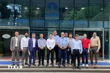 La delegación vietnamita y representantes de la firma Tata Consultancy Services. (Foto: VNA)