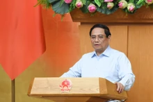 El primer ministro de Vietnam, Pham Minh Chinh, preside la reunión ordinaria mensual del Gobierno. 