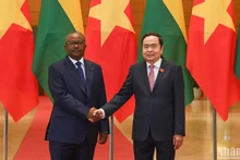 [Foto] Máximo dirigente legislativo de Vietnam se reúne con presidente de Guinea-Bissau