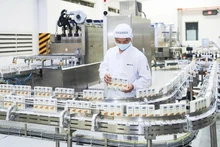 Vinamilk es la empresa que da gloria a la marca nacional vietnamita en el ámbito internacional al ocupar el sexto lugar entre las marcas de leche más valiosas a nivel mundial y ser la marca de alimentos más valiosa de la Asean. (Foto: hthanoimoi.vn)